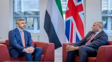 عبدالله بن زايد يلتقي نائب رئيس الوزراء وزير العدل البريطاني